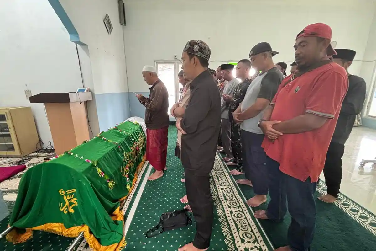 6 Korban Tenggelam di Kubangan Km 8 Graha Indah Balikpapan Disalatkan Bergiliran