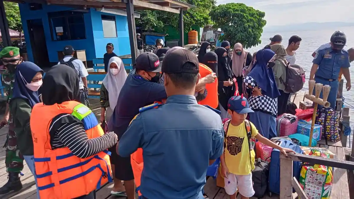 Suasana Arus Mudik di Pelabuhan Speedboat Kota Baru Ternate Makin Ramai