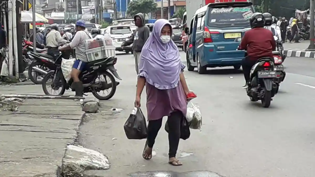 Kasus Covid-19 Turun, Pulau Jawa Bebas Zona Merah, Tinggal 5 Daerah Ini