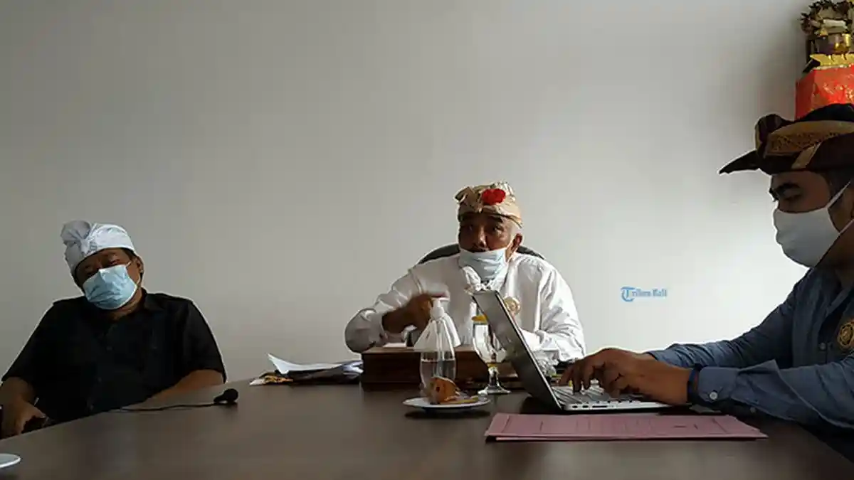 Ini Alasan MDA Bali Belum Keluarkan Surat Pengakuan Prajuru untuk Desa Adat Mas Gianyar