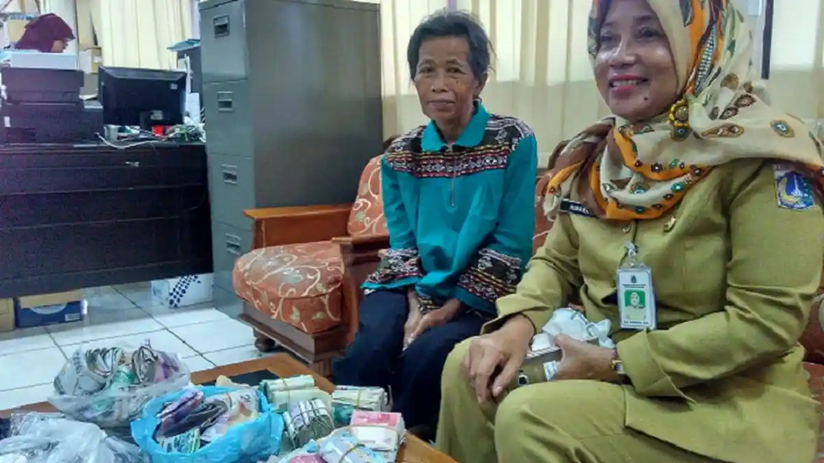 Baru Empat Hari Ngemis, Sri Dapat Rp 3 Jutaan