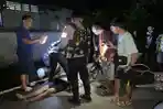 sepeda-motor-di-Jalan-Iskandar-Muda-dekat.jpg