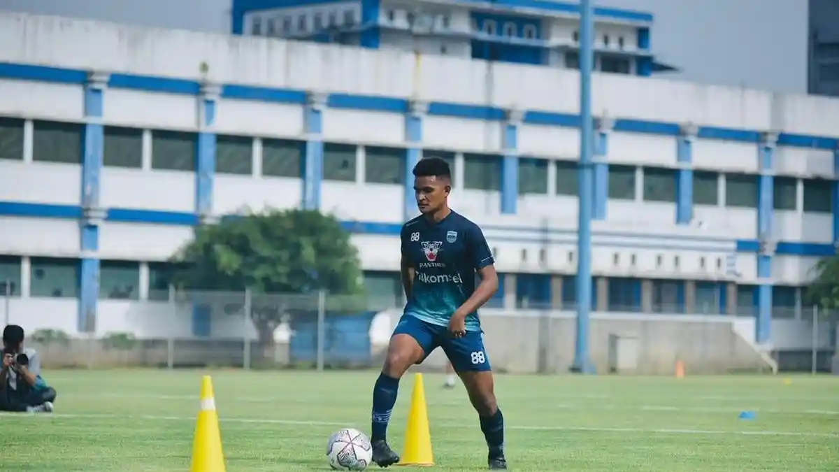 Kedatangan David Kevin Rumakiek Bikin Stok Bek Kiri PSIS Semarang Melimpah: Status Dilepas Persib