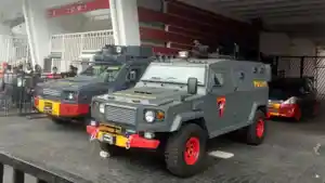 kendaraan-taktis-kepolisian-yang-disiagakan-di-sugbk.jpg