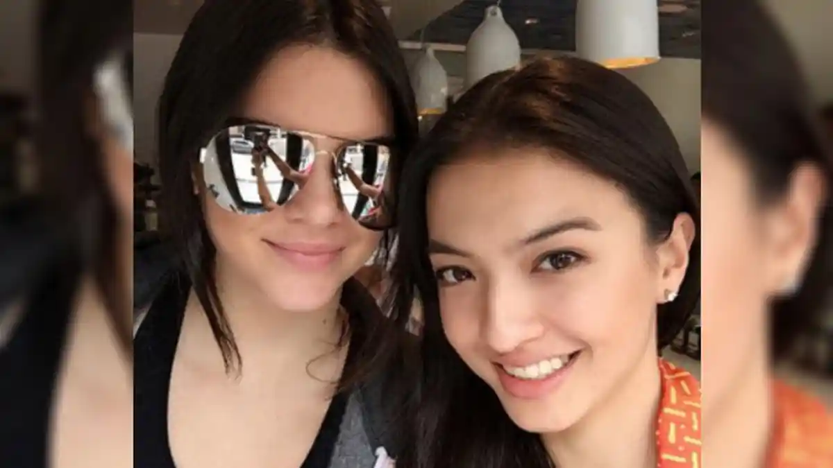 Mujur Banget! 7 Artis Indonesia Ini Pernah Foto Bareng Selebriti Hollywood