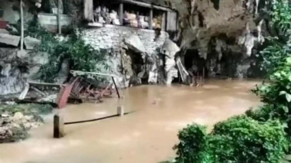 Sempat Terendam Banjir, Objek Wisata Londa Toraja Utara Sementara Ditutup