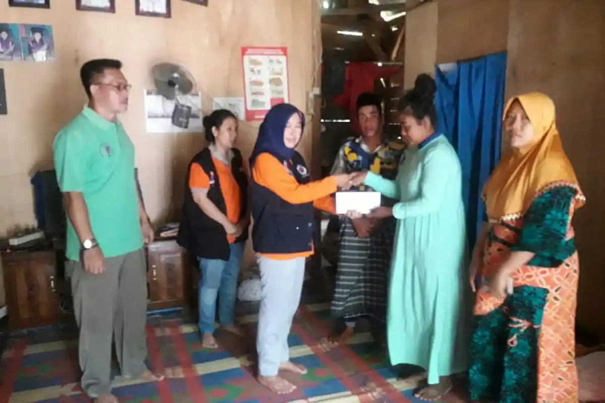 UPDATE TSUNAMI LAMPUNG - BPBD Salurkan Bantuan ke Korban Tewas Tsunami di Tanggamus