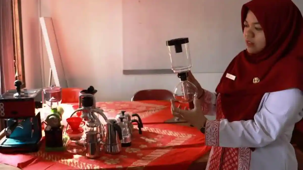 Tren Kopi Melesat, Pelatihan Barista SKB Pekalongan Diserbu Pendaftar