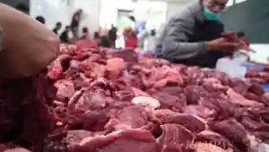 5-Cara-Mengolah-Daging-Kurban-Agar-Tidak-Bau-Prengus-dan-Empuk-Ada-Metode-Rebus-5-30-7.jpg