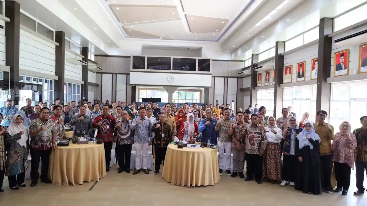 BPMP Sumsel Beri Penghargaan Daerah Berprestasi, Perkuat Sinergi Pendidikan Lewat Refleksi 2025 - Balai-Gelar-Evaluasi1.jpg