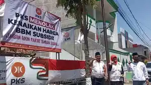 DPW-PKS-Jatim-nyatakan-sikap-menolak-kenaikan-harga-BBM-dan-mendesak-Presiden-Jokowi.jpg