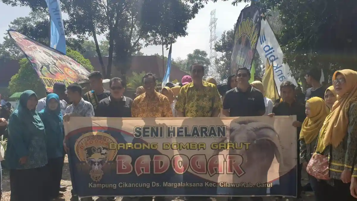 Keren, Badogar Garut Meriahkan Pembukaan Pasar Wisata Digital Dayeuh Manggung