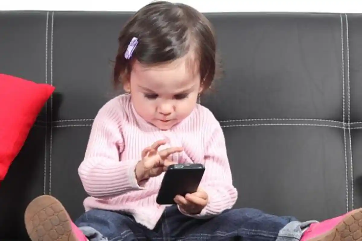 Anak Suka Main Gadget Kerap Lupa Waktu, Bagaimana Mengatasinya?