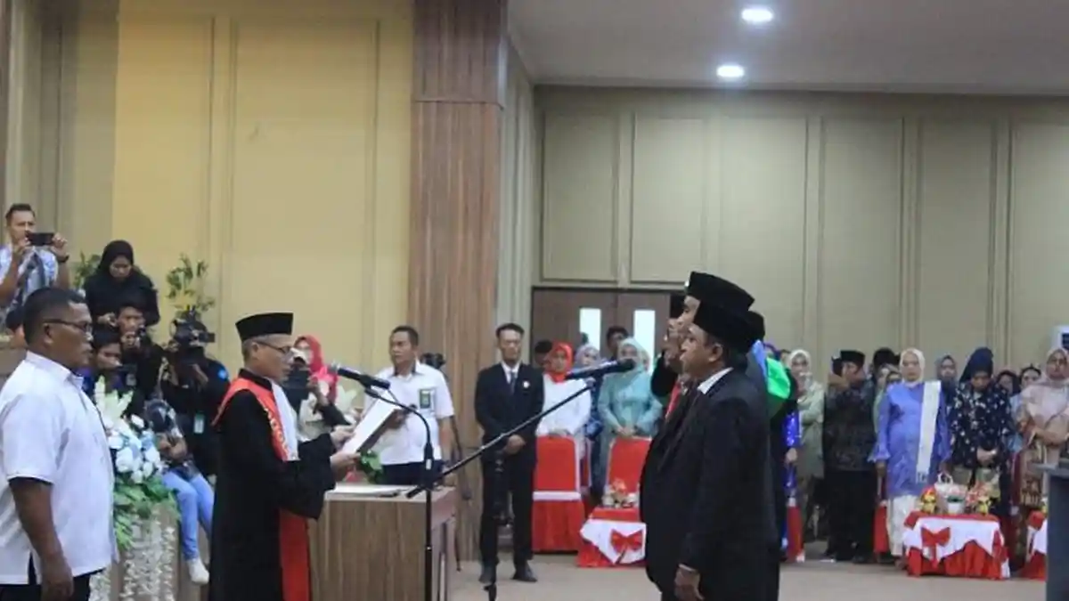 DPRD Morowali Lantik Dua Anggota PAW Periode 2024-2029 Pengganti Kuswandi dan Asgar Ali