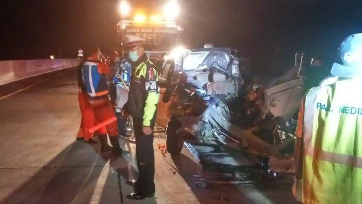 3 Pelajar SMK di Malang Tewas Ditabrak Truk Tronton