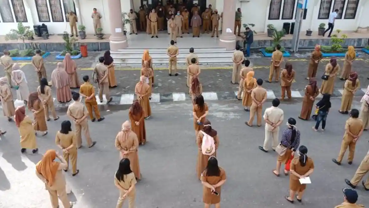 Apel Perdana ASN Masuk Kantor Setelah WFH, Bupati Boltim Sehan Landjar Bahas Hal Ini