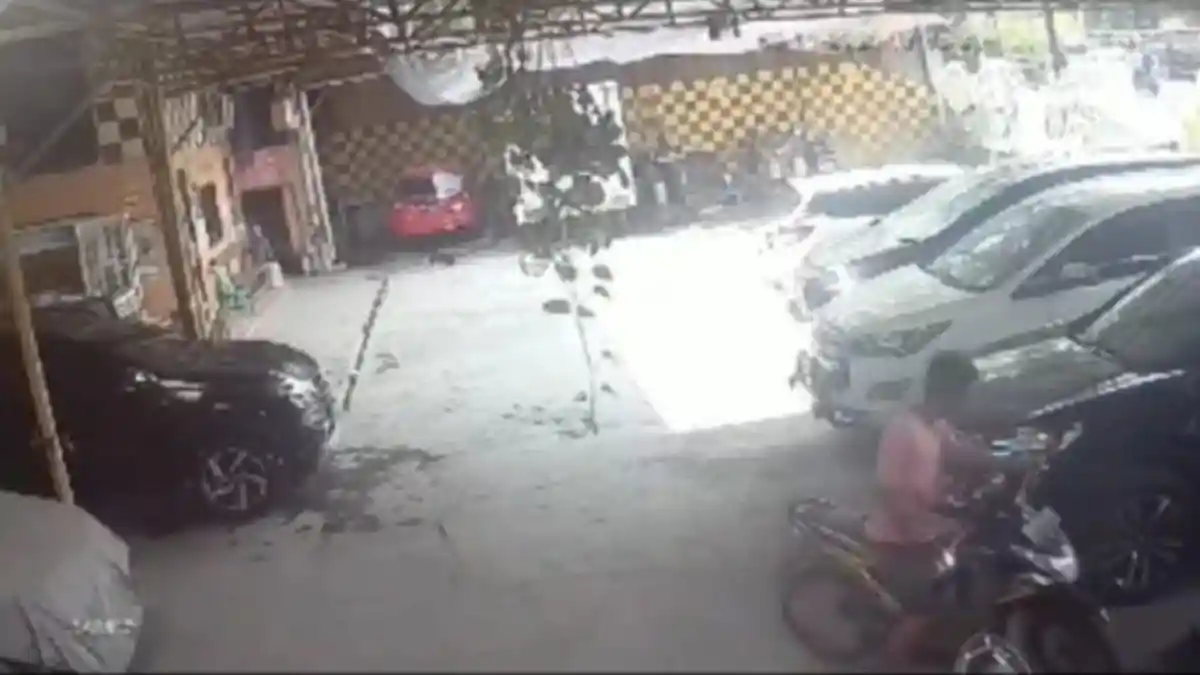 NAHAS, Sepeda Motor Wanita Ini Dilarikan Teman Kerjanya di Hari Pertama Bekerja