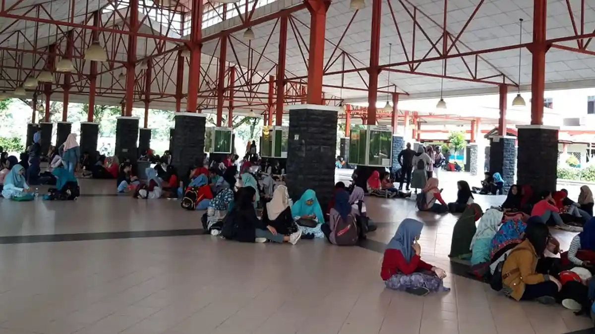 Tak Cuma Tempat Cari Kerja, Batamindo Ternyata Juga Tempat Melepas Rindu Bersama Pacar