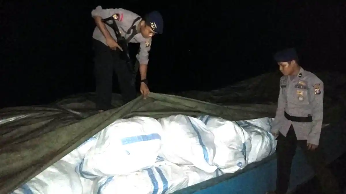 Dua Warga Malaysia Selundupkan 94 Karung Pakaian Bekas ke Nunukan