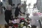 Buket-Bunga-untuk-Korban-Tabrakan-Maut-Kereta_20260430_185540.jpg