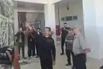 Malik-Mahmud-Al-Haythar-bersama-Tarmizi-SP-meninjau-pembangunan-RS-Regional-Meulaboh.jpg