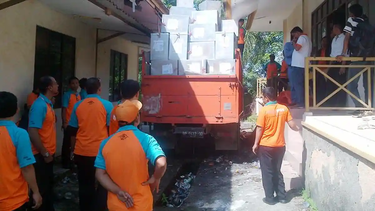 Sibuk Distribusikan Logistik Pilkada, Tiap Hari Tim KPU Batam Pulang Jam 3 Pagi