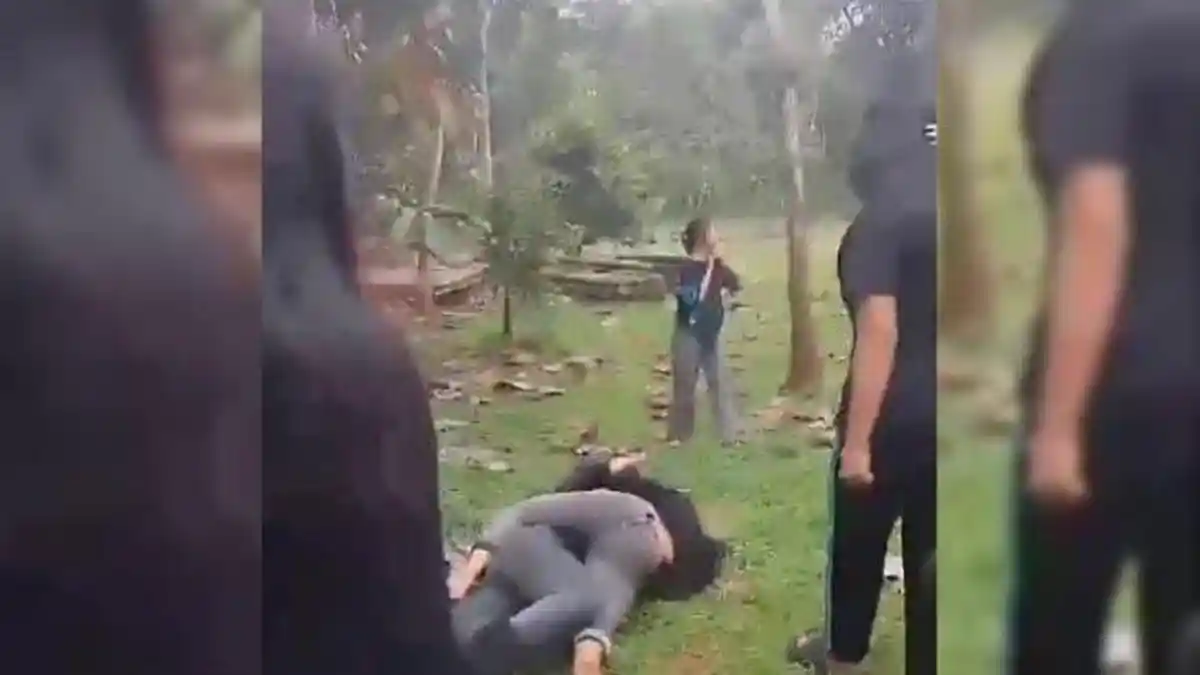 VIRAL Siswi di Sumedang Dirundung 3 Wanita di Kebun, Terkuak Motif Asmara Gegara Rebutan Cowok