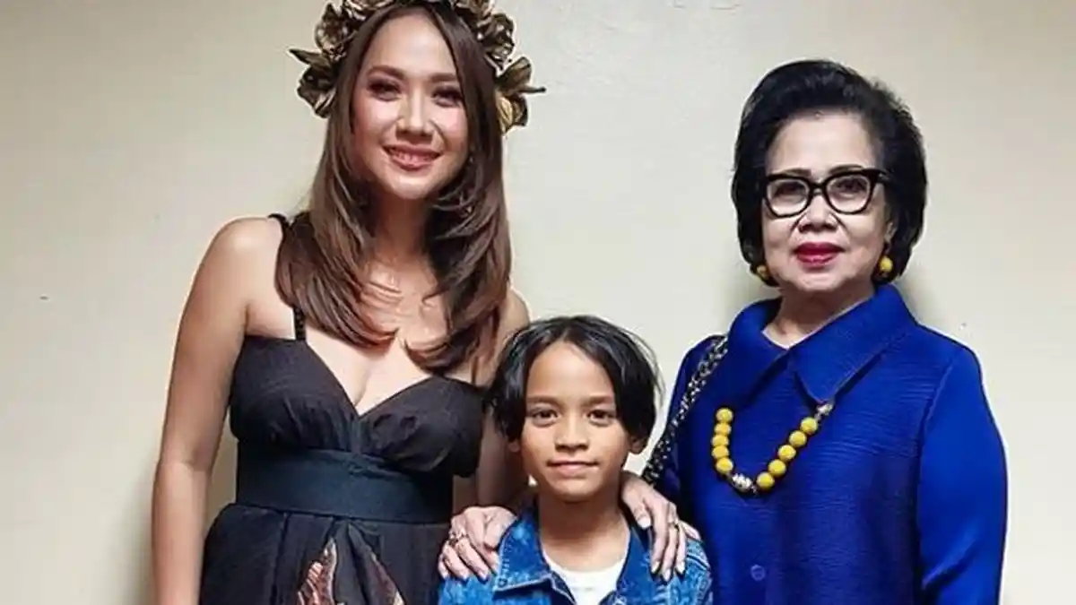 Sosok Emmy Muchlis Ibunda Bunga Citra Lestari, Seorang Dokter Berpenampilan Modis, Intip Potretnya