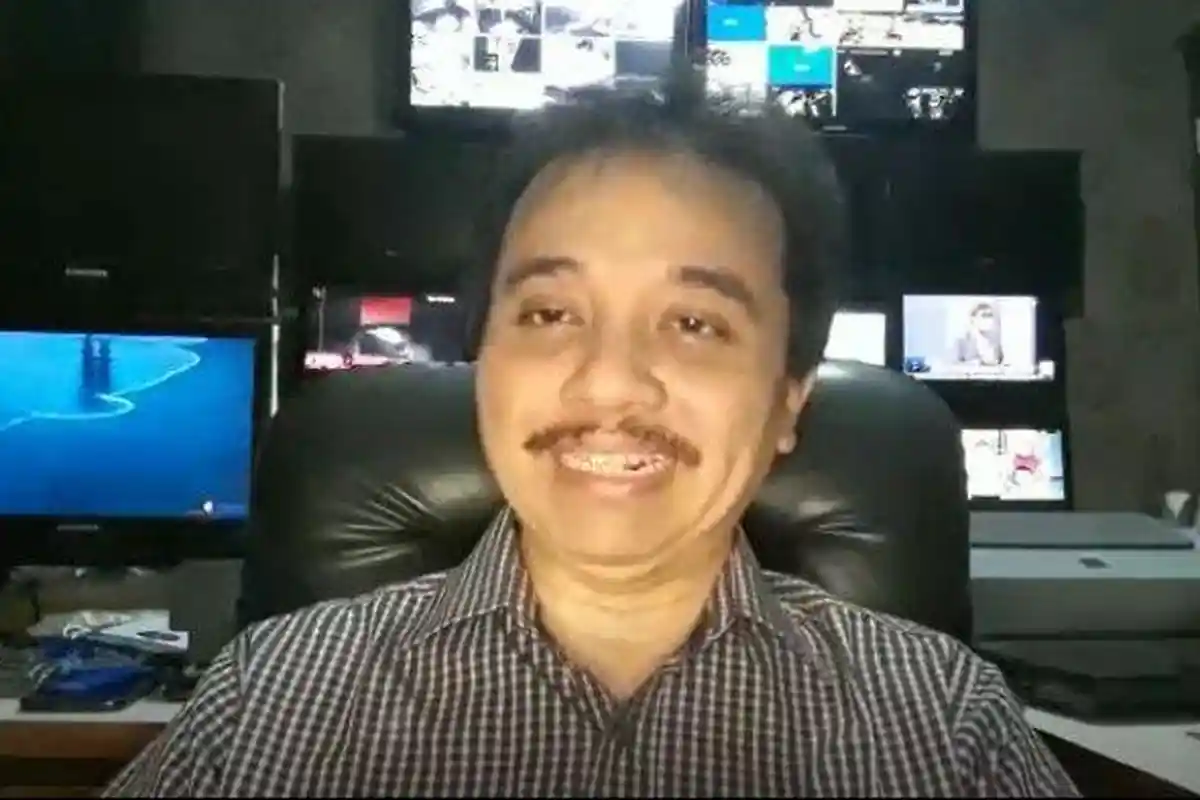 Tuding Gibran Pakai 3 Mic Saat Debat Cawapres, Roy Suryo Dilaporkan Ke Bareskrim Polri