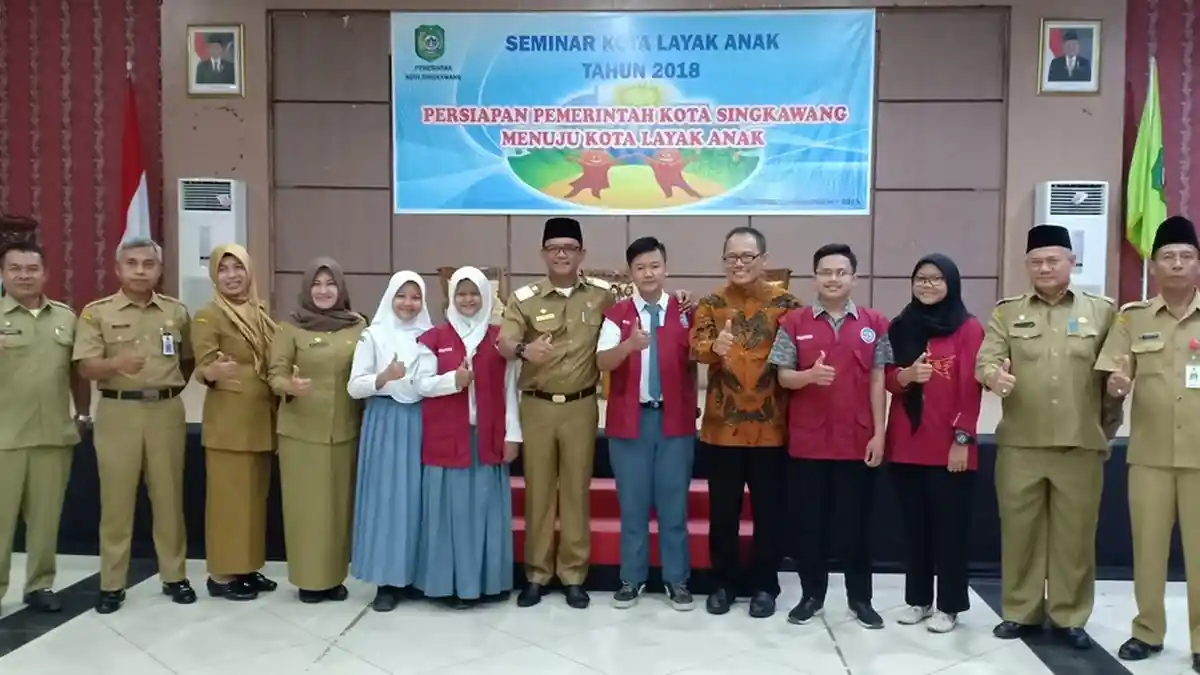 Wawako Singkawang Buka Seminar Kota Layak Anak