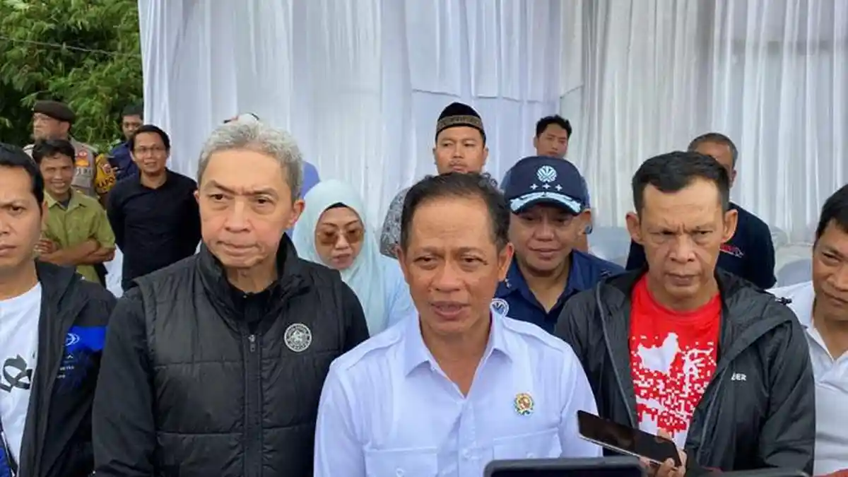 Menteri LH Hanif Faisol Datangi TPAS Galuga Bogor, Ground Breaking PSEL Ditarget Awal Tahun 2026