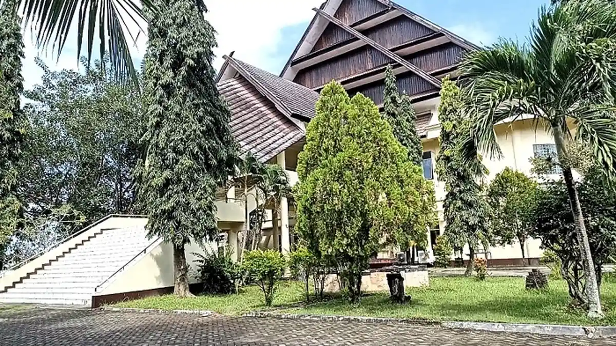 Ketua Komisi II DPRD KSB Paparkan Rekomendasi Terkait Aset Daerah dalam Paripurna