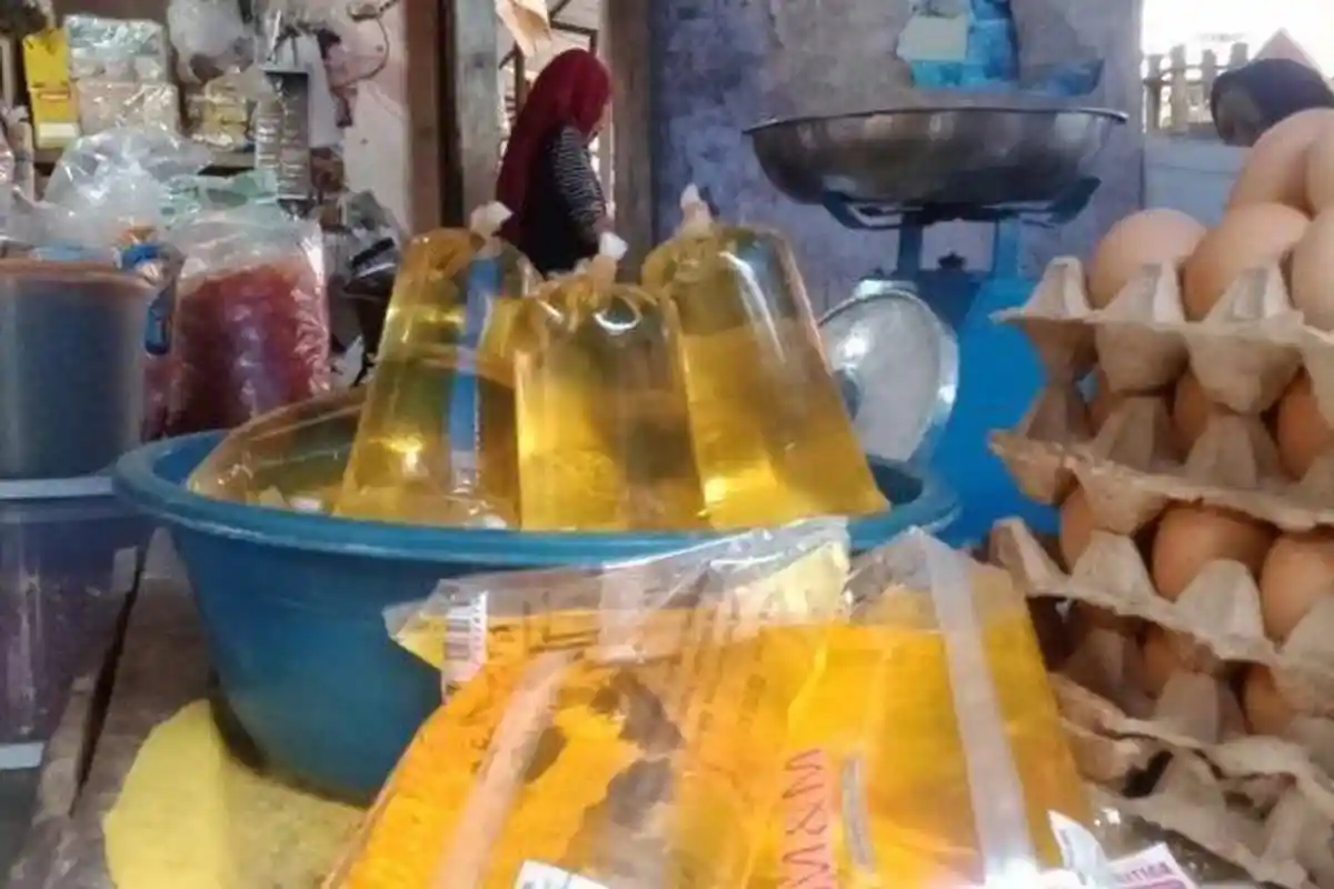 Pedagang Minyak Goreng Kaget, Pemerintah Bakal Larang Peredaran Minyak Curah Mulai 1 Januari 2022