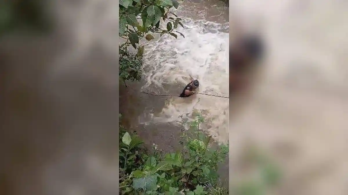 5 Hari Petugas BPBD Kuningan Lakukan Pencarian, Jasad Bocah Terbawa Arus Sungai Berhasil Ditemukan