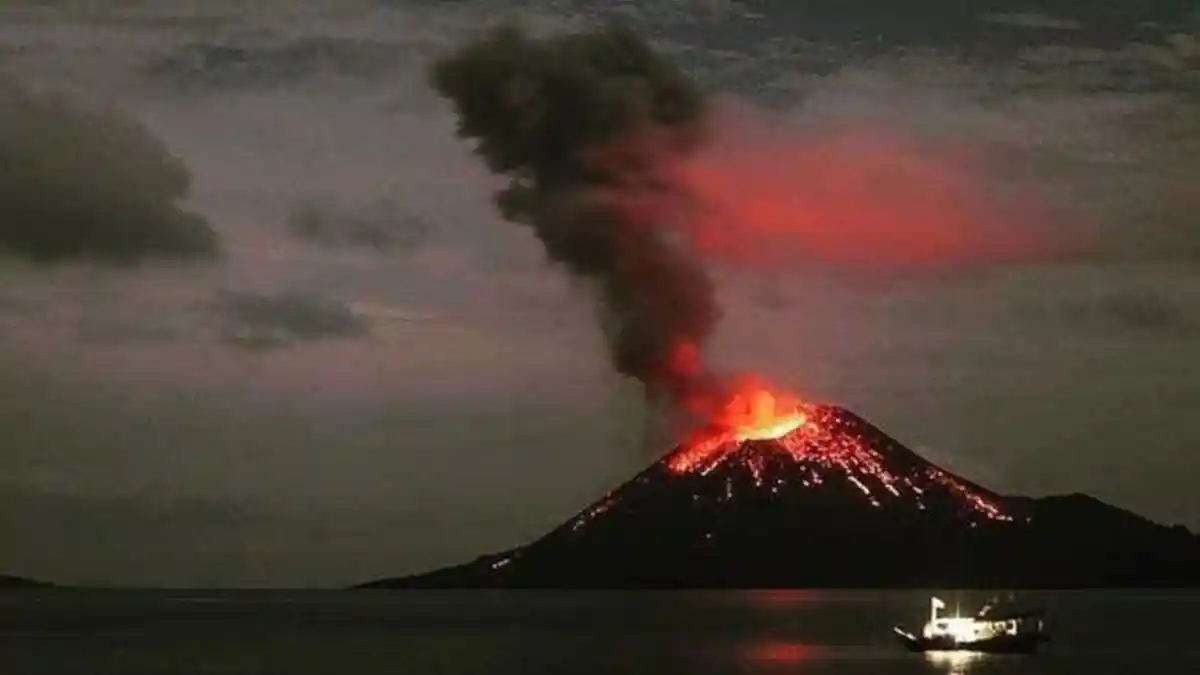 Status Gunung Anak Krakatau Masih Siaga, Ahli Sulit Pasang Peralatan Mitigasi Kegempaan