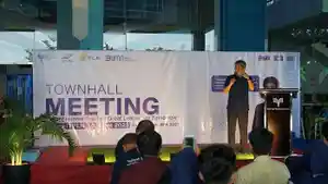 Rektor-ITPLN-Prof-Iwa-Garniwa-saat-kegiatan-Town-Hall-Meeting-di-Kampus-ITPLN.jpg