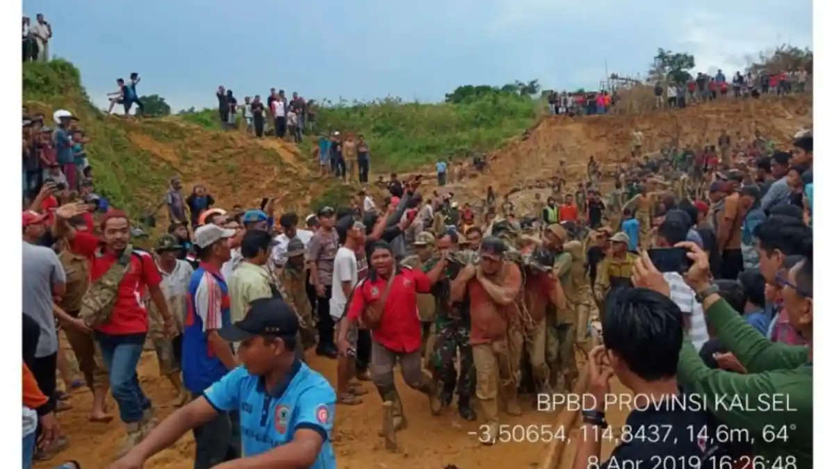 Dua Orang Tewas Dalam Longsor Tambang Intan di Banjar