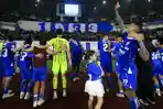 jabar/Pemain-Persib-Bandung-sapa-bobotoh-setelah-mengalahkan-Bali-United.jpg