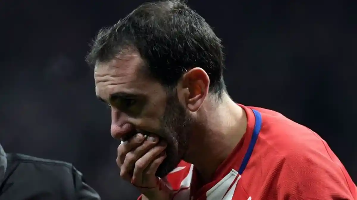 Usai Giginya Rontok, Diego Godin Lakukan Perawatan Mulut
