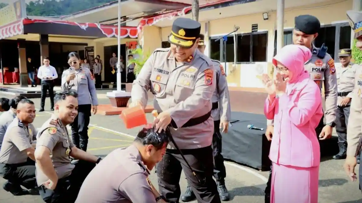 Momen Spesial Jelang Hari Bhayangkara: 62 Personel Polresta Ambon Naik Pangkat