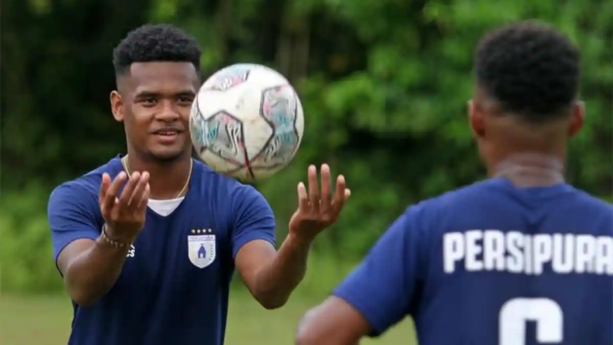 LIGA 2 DITUNDA! Persipura Resmi Rombak Program Latihan