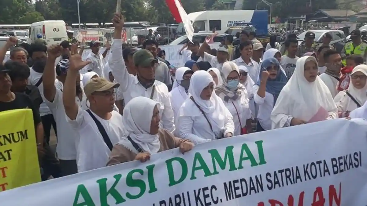 Nilainya Kekecilan, Warga Medan Satria Unjuk Rasa Tolak Uang Pembebasan Lahan Double-double Track