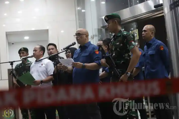 Kejagung-Tetapkan-7-Tersangka-Kasus-Korupsi-Petral_20260409_215822.jpg