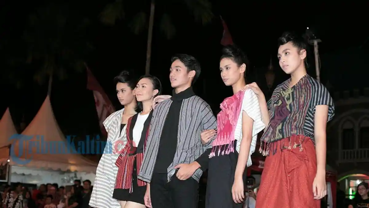 Kimono Mini Samantha Project, dari Lurik yang Unik hingga Tenun Kalimantan nan Etnik