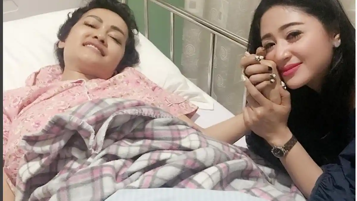 Sempat Berseteru Hebat, Begini Reaksi Dewi Perssik Saat Julia Perez Meninggal Dunia