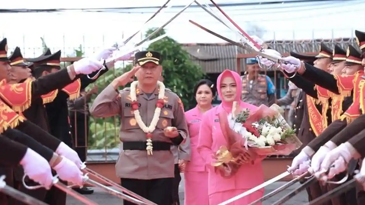 AKBP Ridho Hidayat Resmi Jabat Kapolres Kulon Progo Gantikan AKBP ...