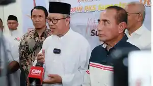 Ketua-PKS-Usman-Jafar-kiri-saat-diwawancarai-sejumlah-wartawan.jpg