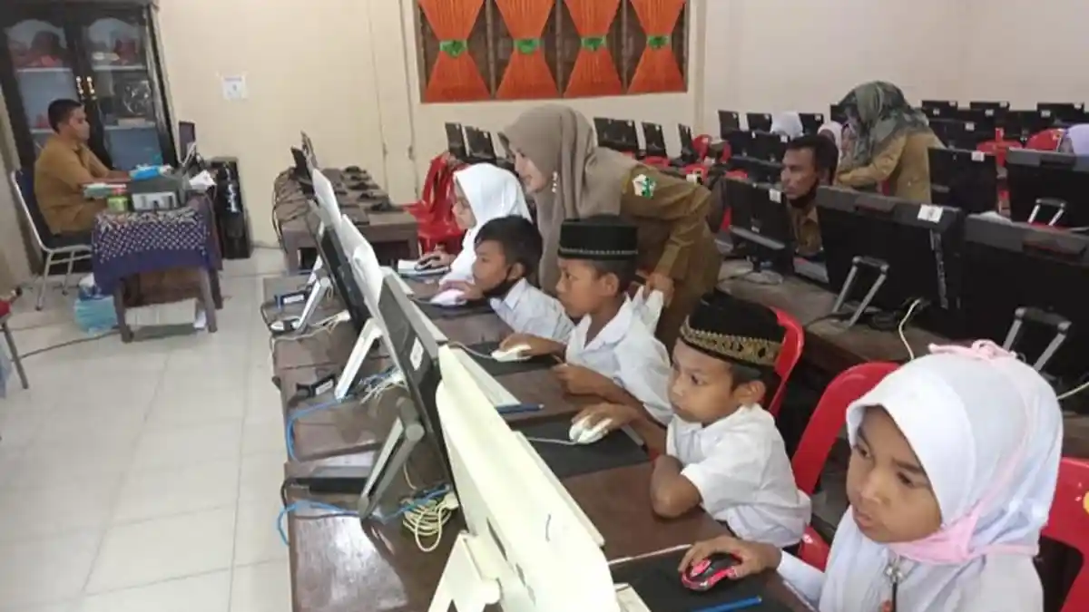 Murid SD di Bireuen Ikut Simulasi Asesmen Kompetensi Minimum, Online ke Kemendikbud