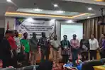 YPMAK-PT Dorei Latih Warga Kamoro Mimika Olah Kelapa Jadi Minyak Kelapa dan VCO Berstandar Ekspor