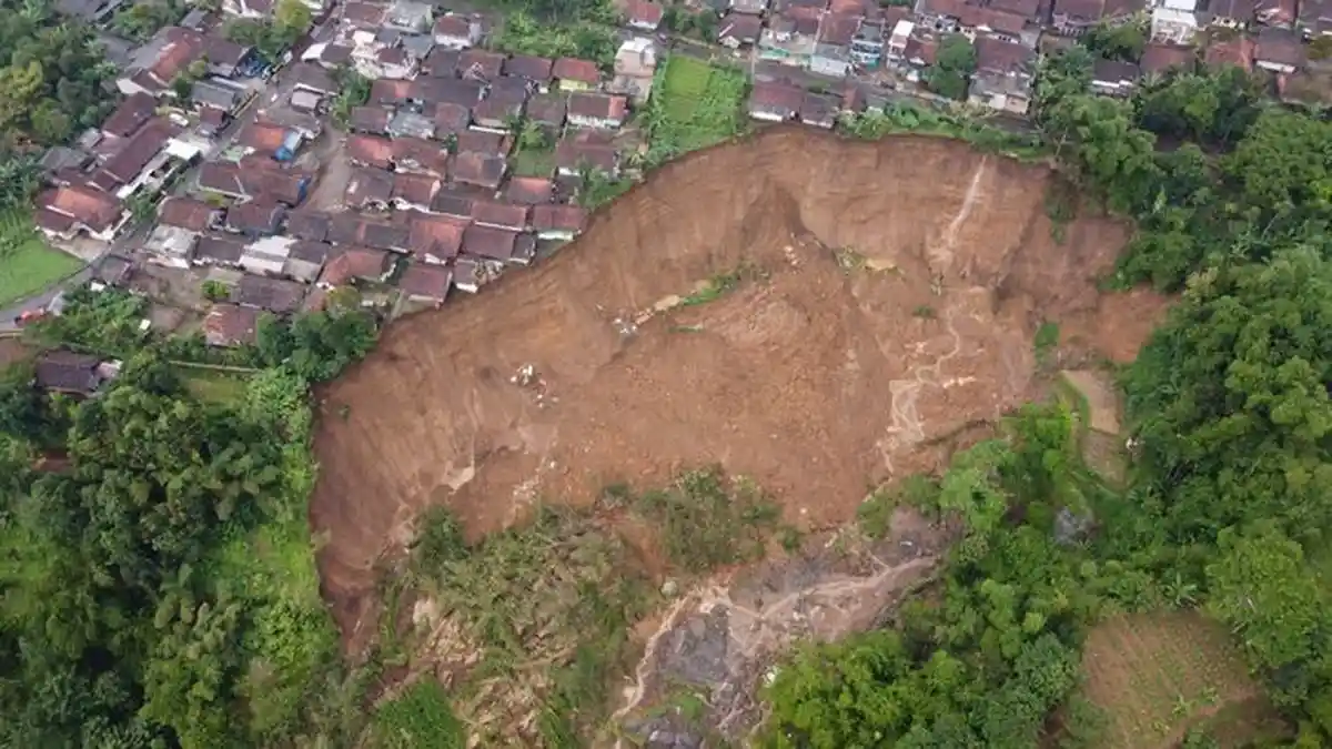 BPBD Garut Sebut Masih Ada Tanah yang Turun di Lokasi Longsor Kecamatan Cilawu